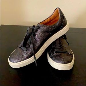Frye shoes-size 5.5-nearly new condition-metallic